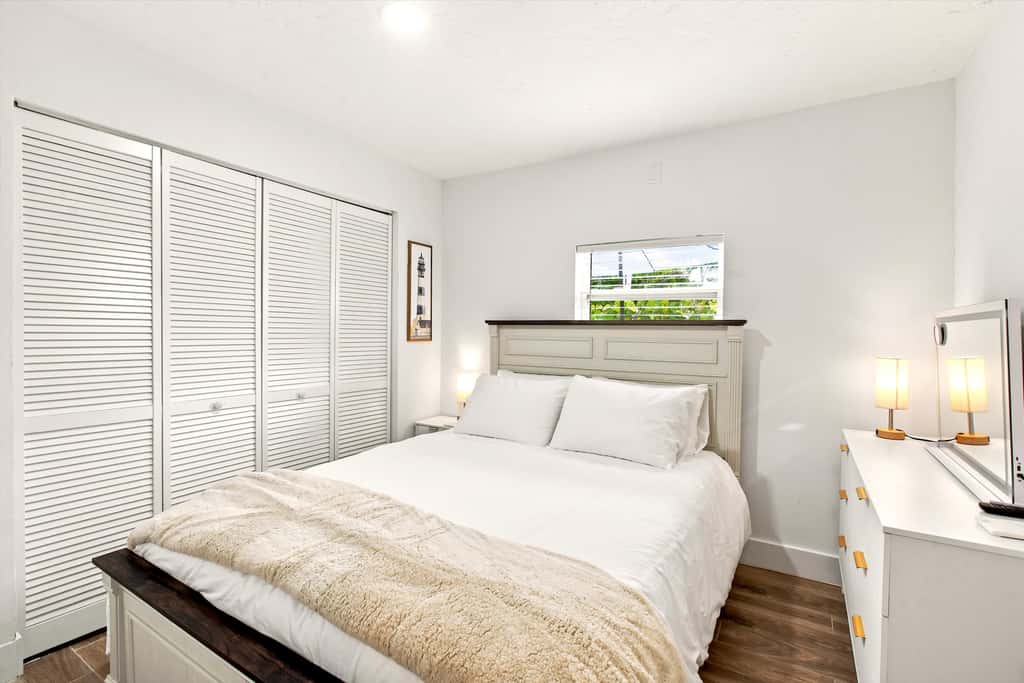 Spacious Waterfront Home - Private Canal Access and Large Yard in Naples