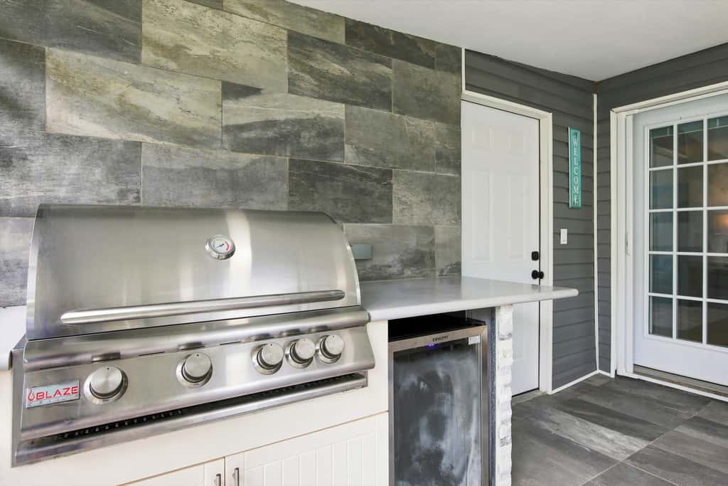 Spacious Waterfront Home - Private Canal Access and Large Yard in Naples