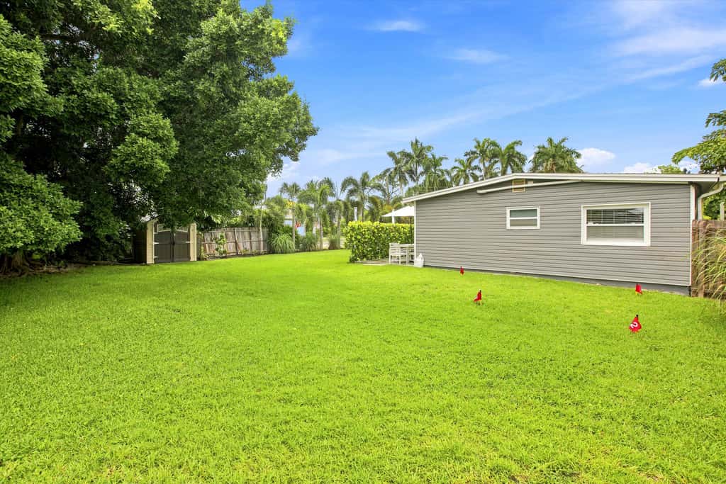 Spacious Waterfront Home - Private Canal Access and Large Yard in Naples