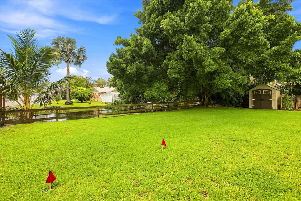 Spacious Waterfront Home - Private Canal Access and Large Yard in Naples