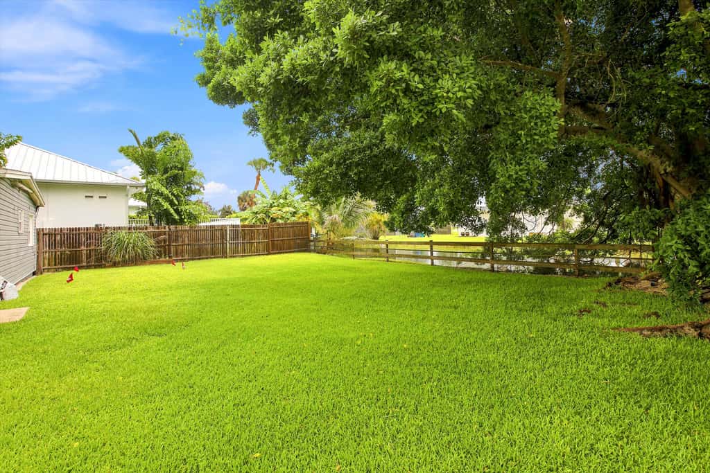 Spacious Waterfront Home - Private Canal Access and Large Yard in Naples