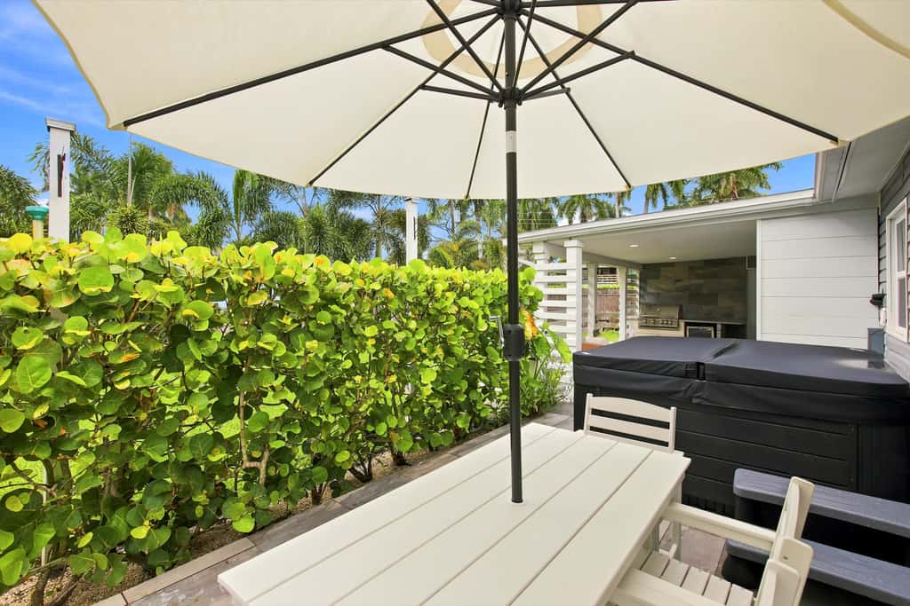 Spacious Waterfront Home - Private Canal Access and Large Yard in Naples