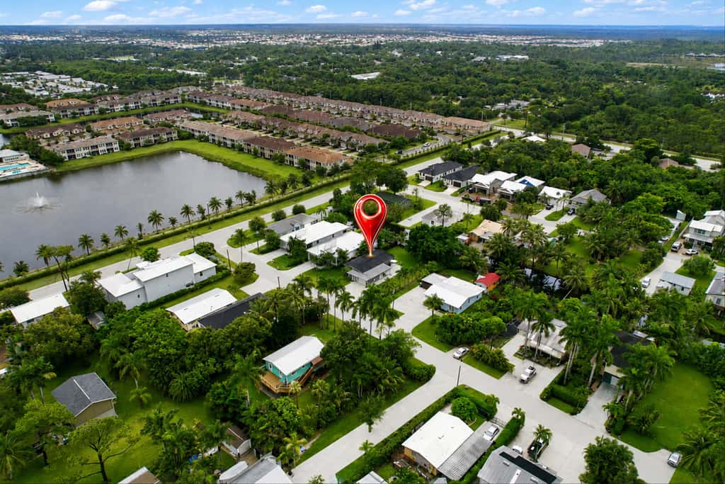 Spacious Waterfront Home - Private Canal Access and Large Yard in Naples