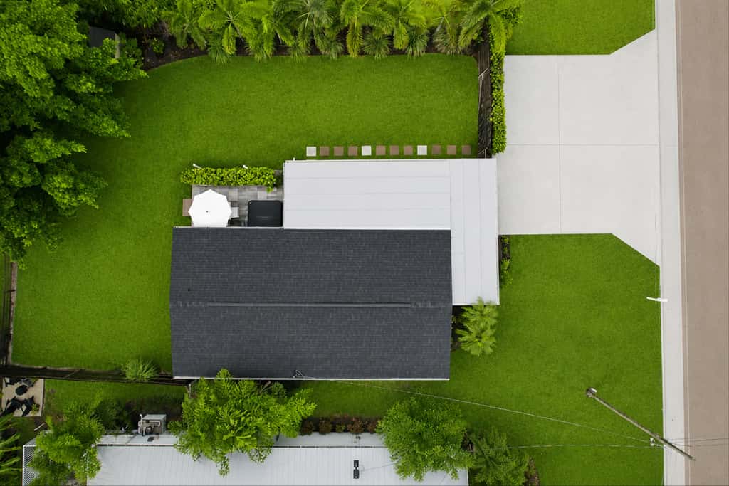 Spacious Waterfront Home - Private Canal Access and Large Yard in Naples