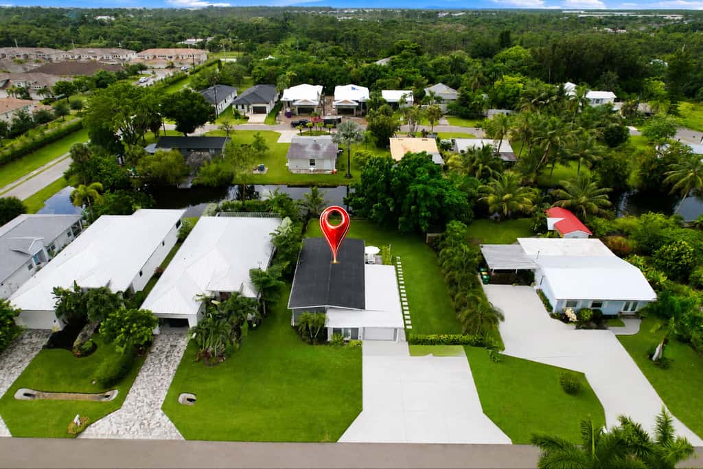Spacious Waterfront Home - Private Canal Access and Large Yard in Naples