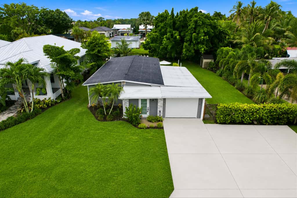 Spacious Waterfront Home - Private Canal Access and Large Yard in Naples
