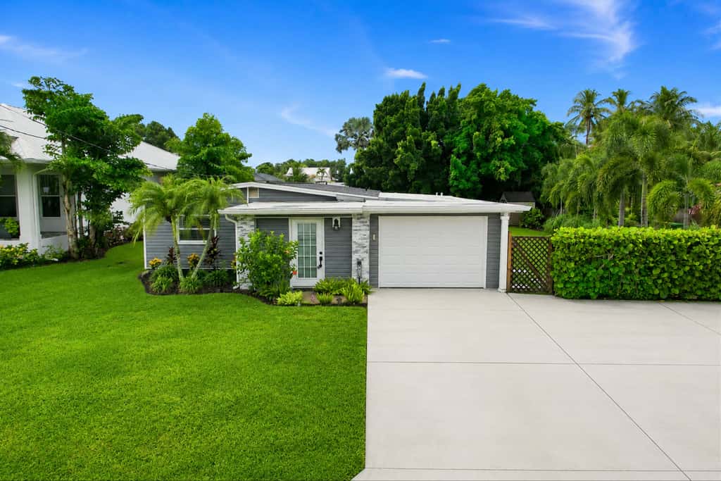 Spacious Waterfront Home - Private Canal Access and Large Yard in Naples