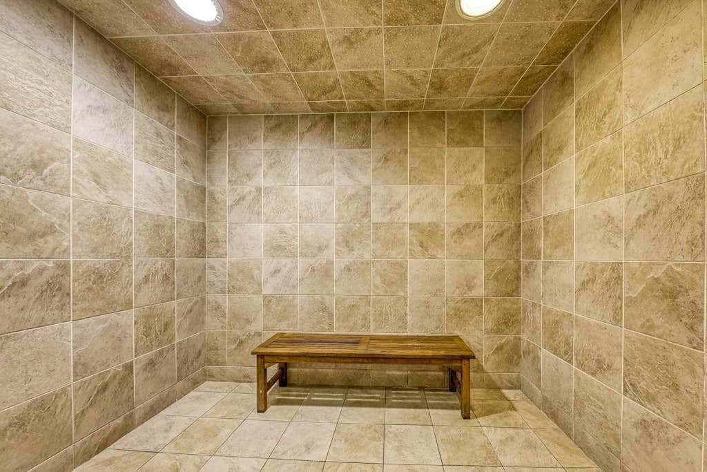 Gulf Front Condo with Pool, Hot Tub & Beach Access