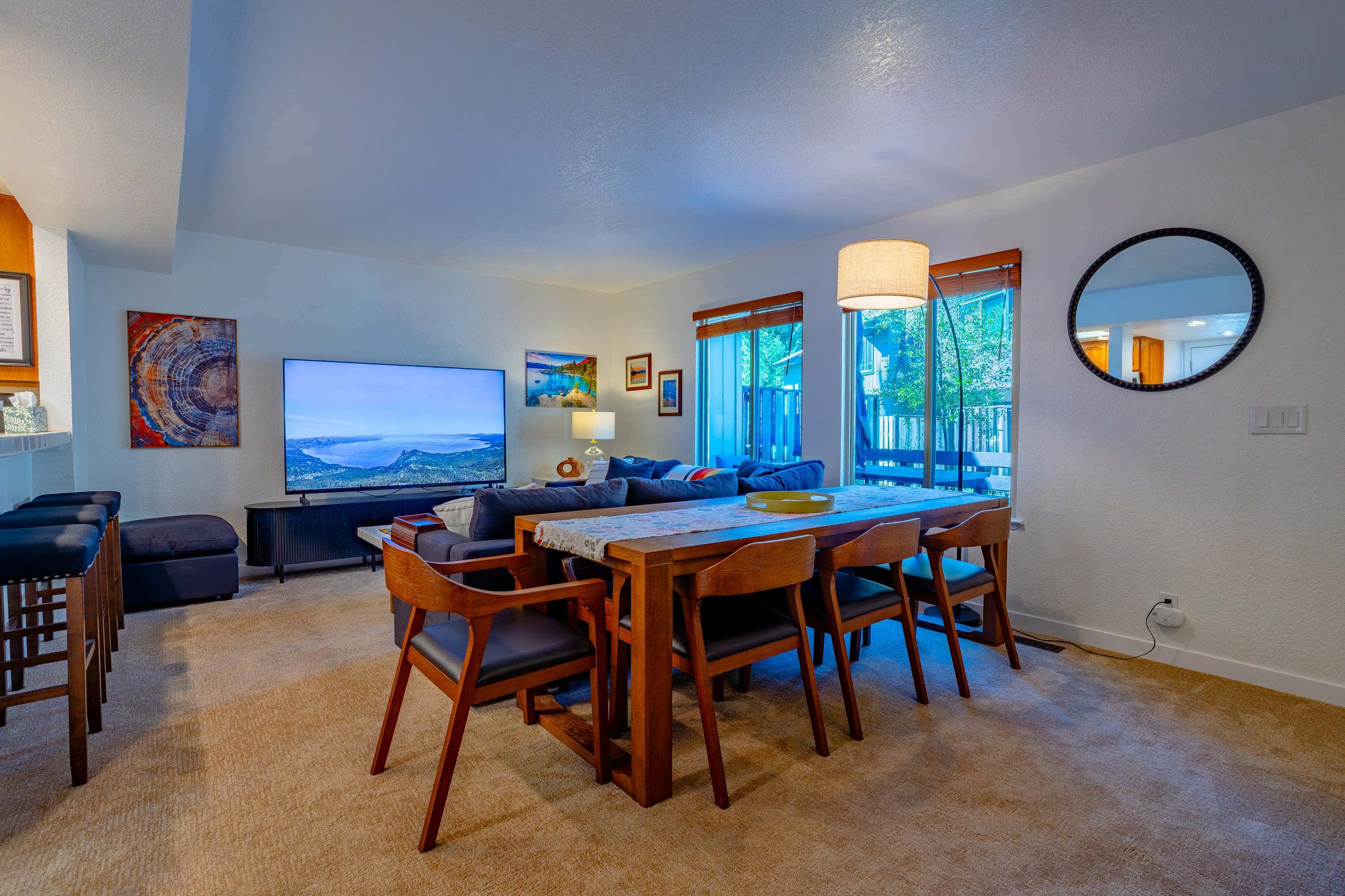 Lake Forest Glen Escape