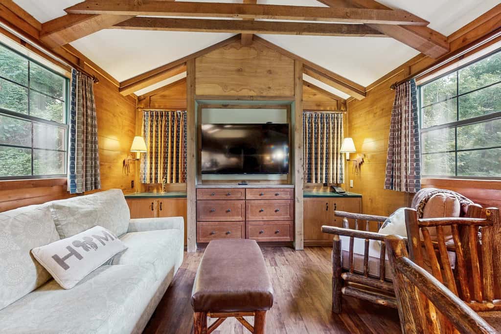 Riverfront Wilderness Cabin 