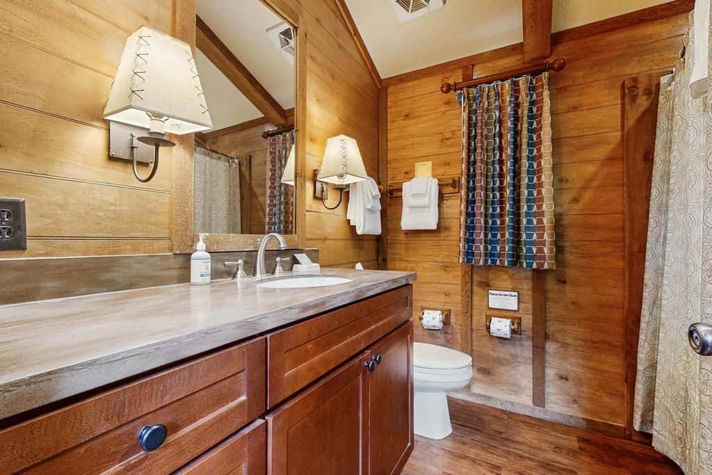 Riverfront Wilderness Cabin 