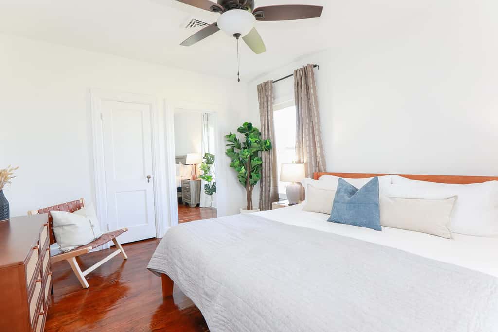Sojourn Beach Front Escape Balcony & Beach Access