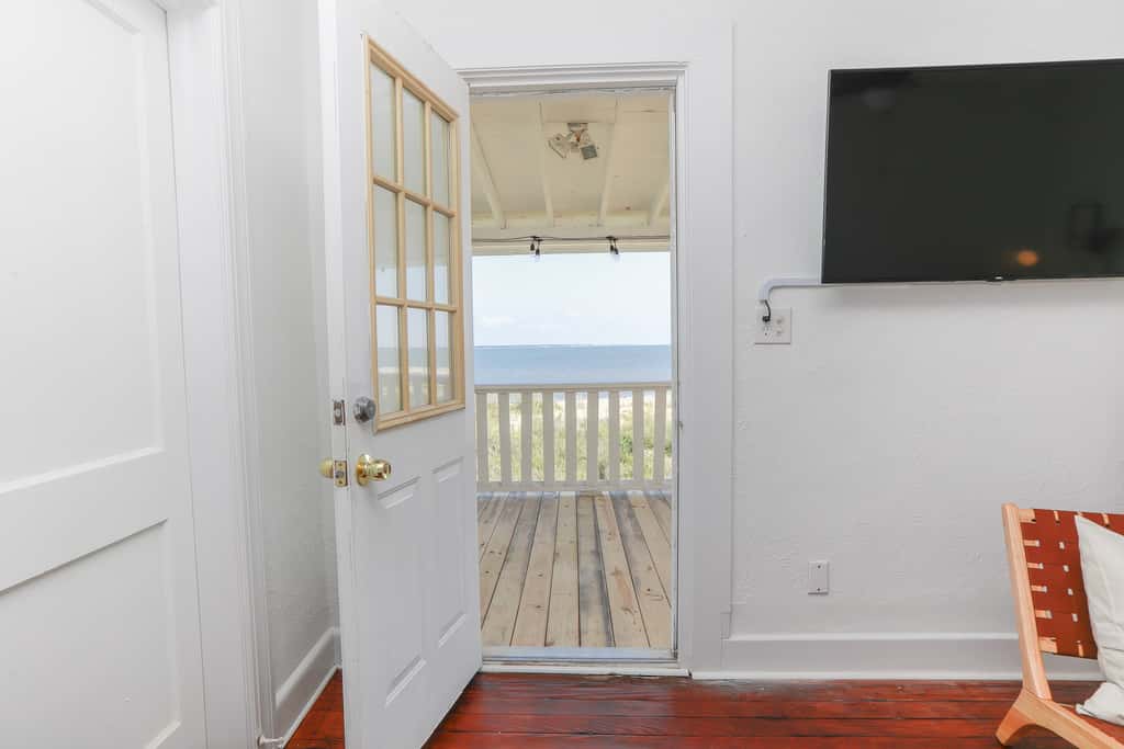 Sojourn Beach Front Escape Balcony & Beach Access