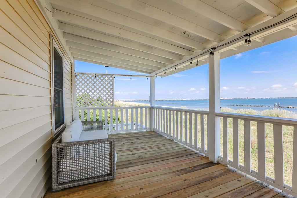 Sojourn Beach Front Escape Balcony & Beach Access
