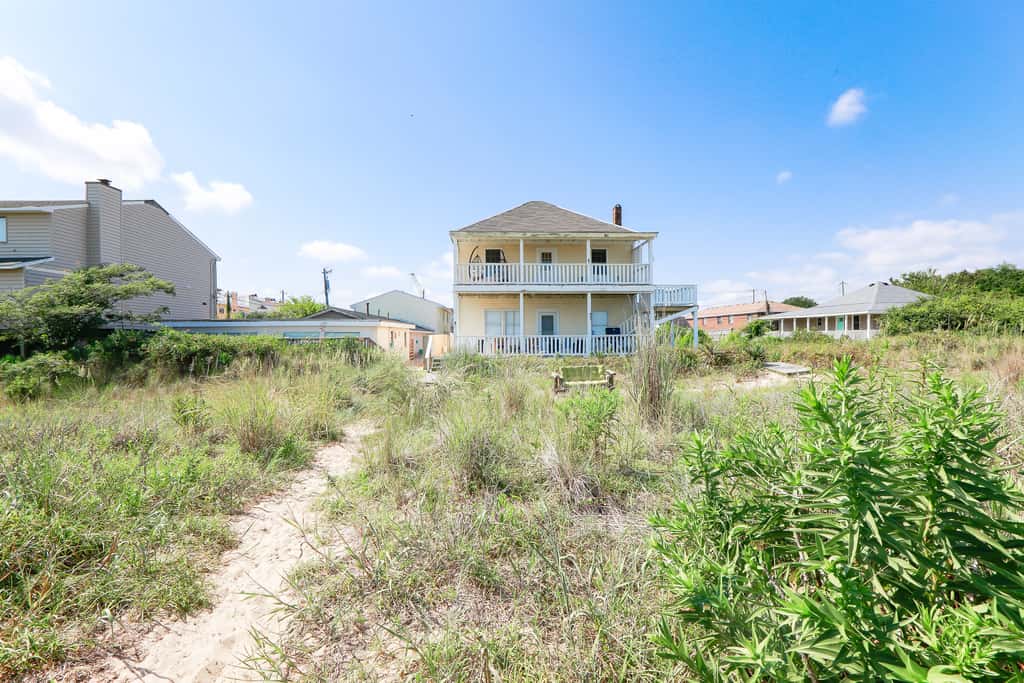 Sojourn Beach Front Escape Balcony & Beach Access