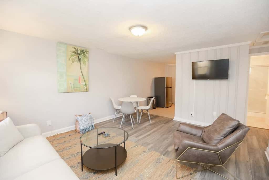 Sojourns Spit 2 BR  Beach Shack 1278WOV#2