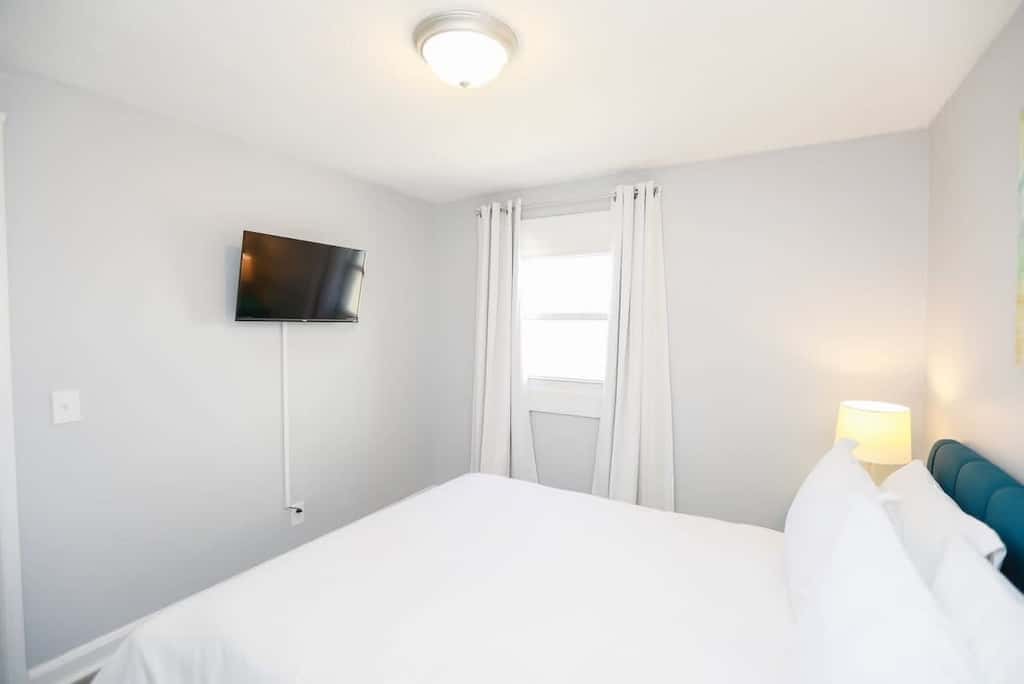 Sojourns Spit 2 BR  Beach Shack 1278WOV#2