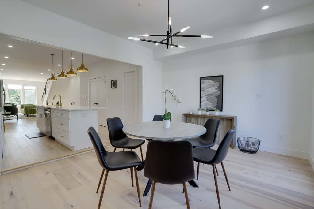 Sojourn's 3 BR with Rooftop Patio at Union Market