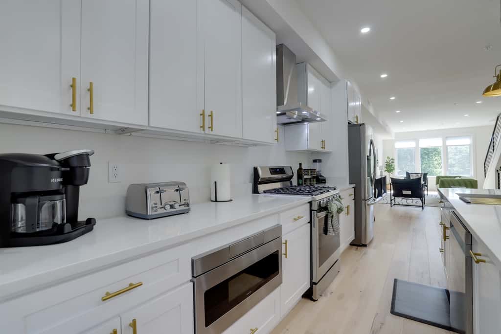 Sojourn's 3 BR with Rooftop Patio at Union Market