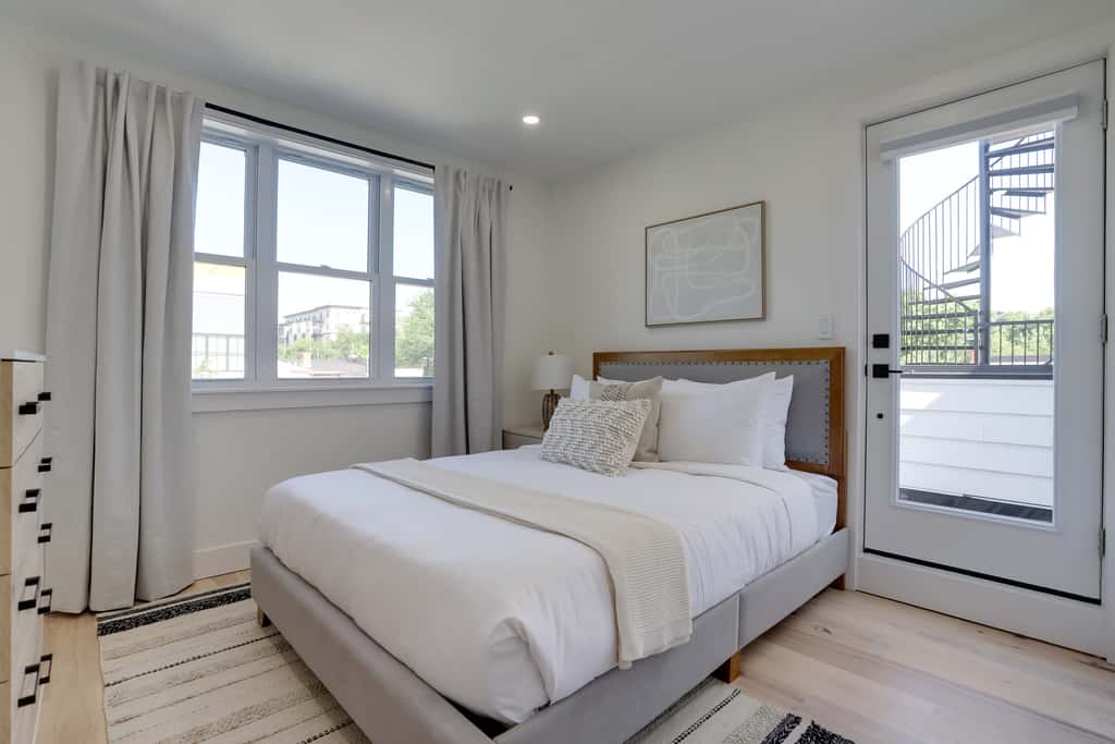 Sojourn's 3 BR with Rooftop Patio at Union Market
