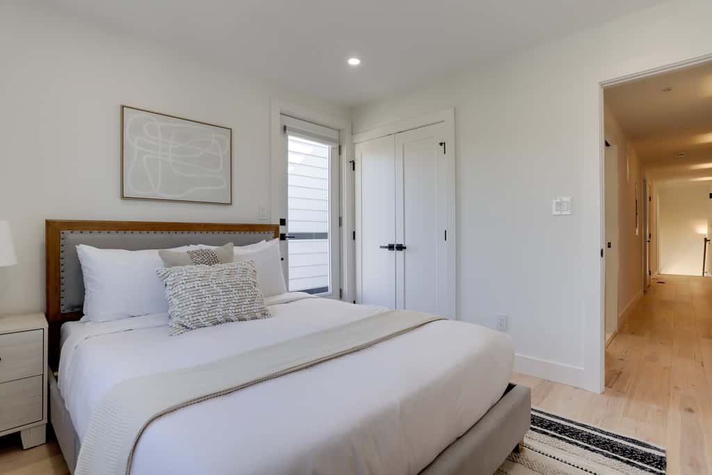Sojourn's 3 BR with Rooftop Patio at Union Market