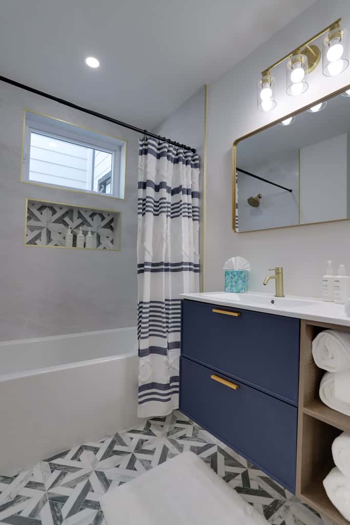 Sojourn's 3 BR with Rooftop Patio at Union Market