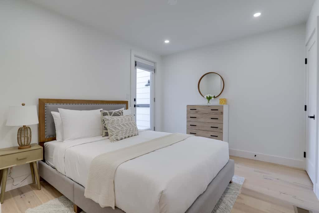 Sojourn's 3 BR with Rooftop Patio at Union Market