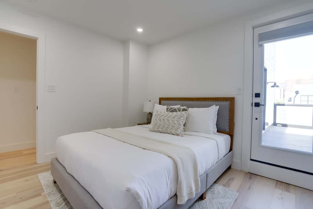 Sojourn's 3 BR with Rooftop Patio at Union Market