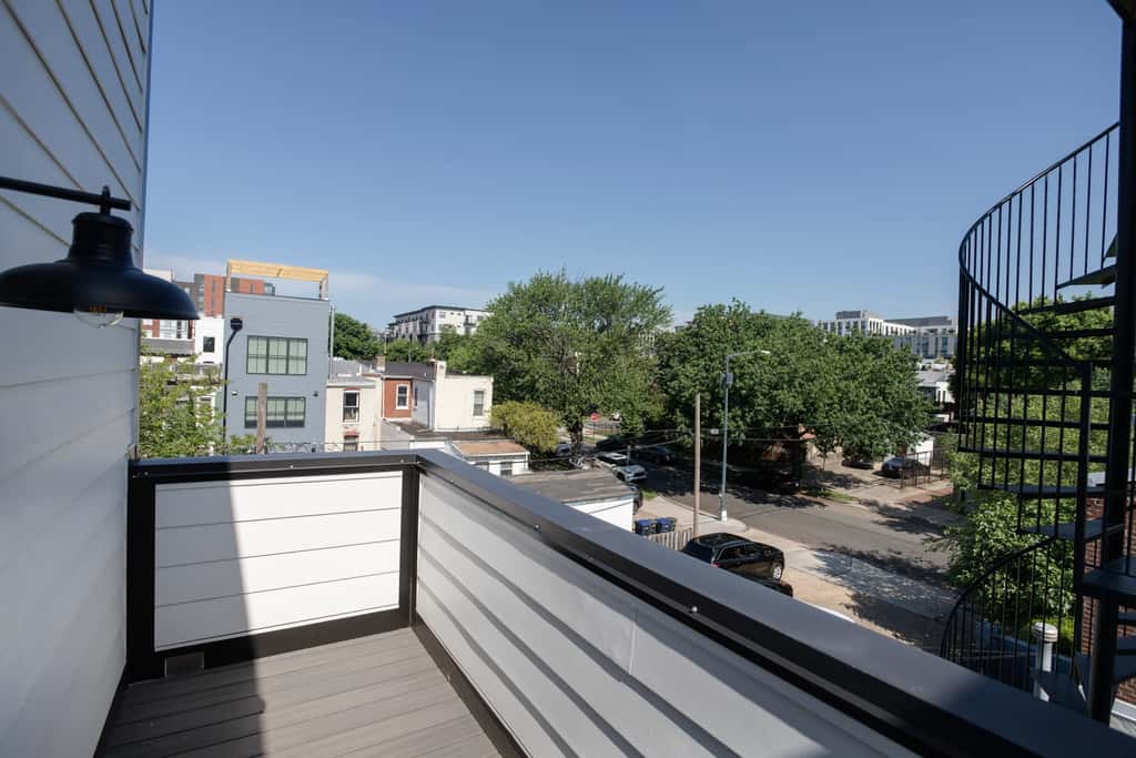 Sojourn's 3 BR with Rooftop Patio at Union Market