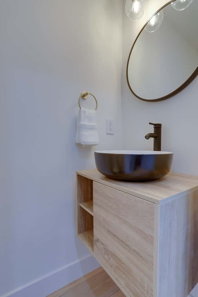 Sojourn's 3 BR with Rooftop Patio at Union Market