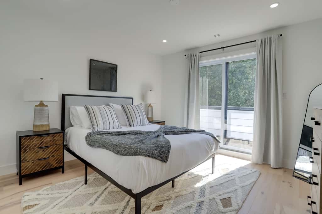Sojourn's 3 BR with Rooftop Patio at Union Market