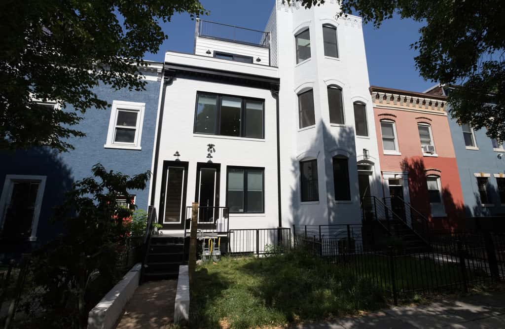 Sojourn's 3 BR with Rooftop Patio at Union Market