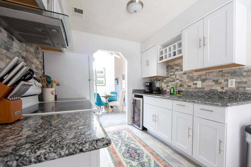 Cheerful 2 Bedroom Home near Virginia Wesleyan