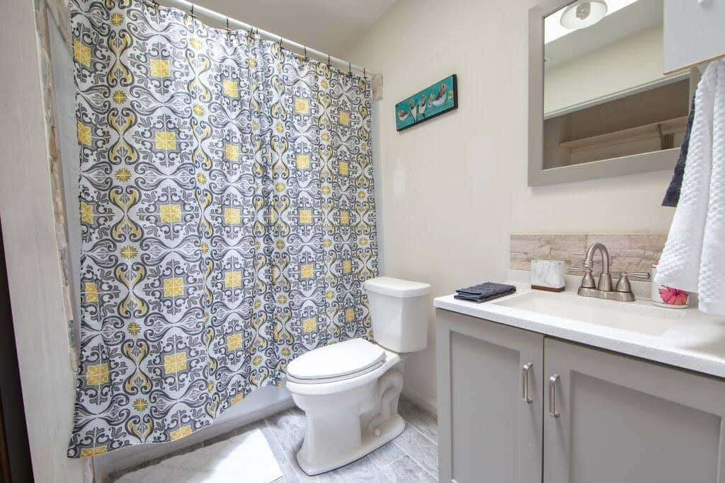 Cheerful 2 Bedroom Home near Virginia Wesleyan