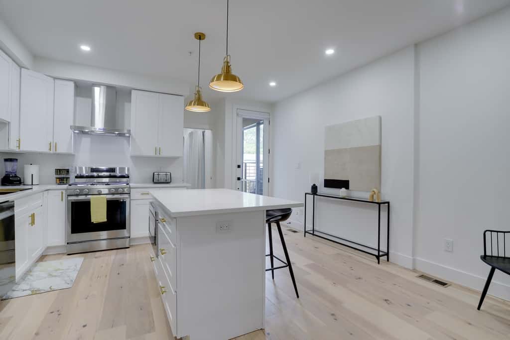Sojourn's 4 BR + Private Patio at Union Market