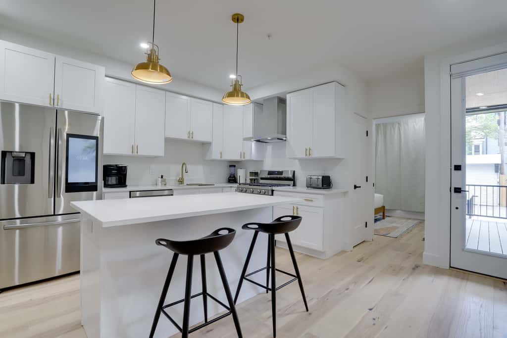 Sojourn's 4 BR + Private Patio at Union Market