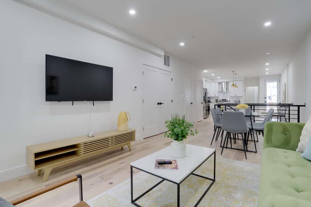 Sojourn's 4 BR + Private Patio at Union Market