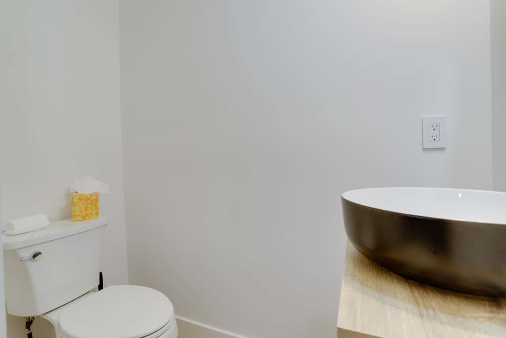 Sojourn's 4 BR + Private Patio at Union Market