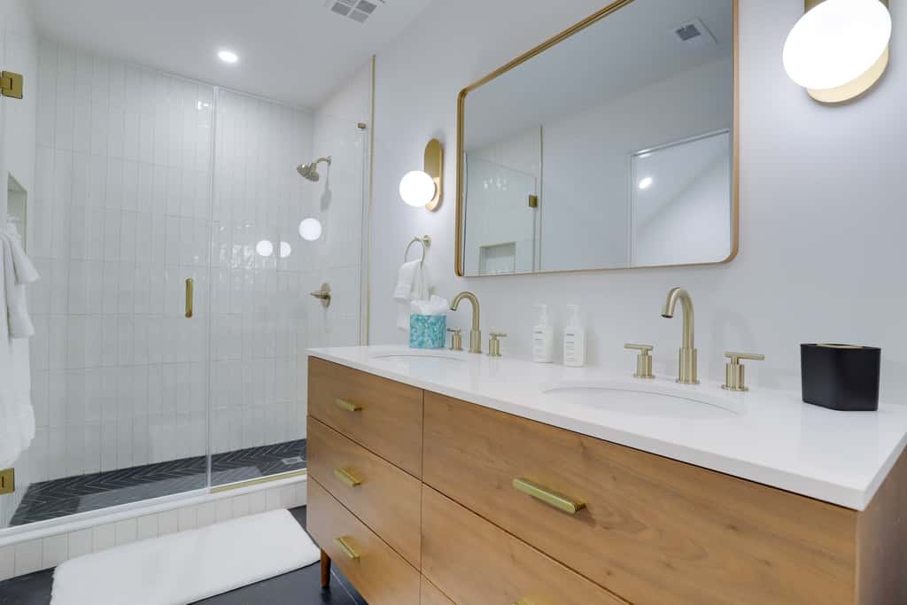 Sojourn's 4 BR + Private Patio at Union Market