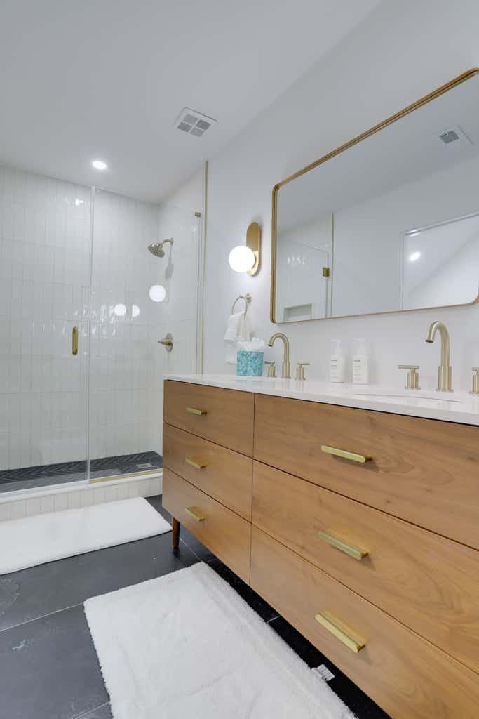 Sojourn's 4 BR + Private Patio at Union Market