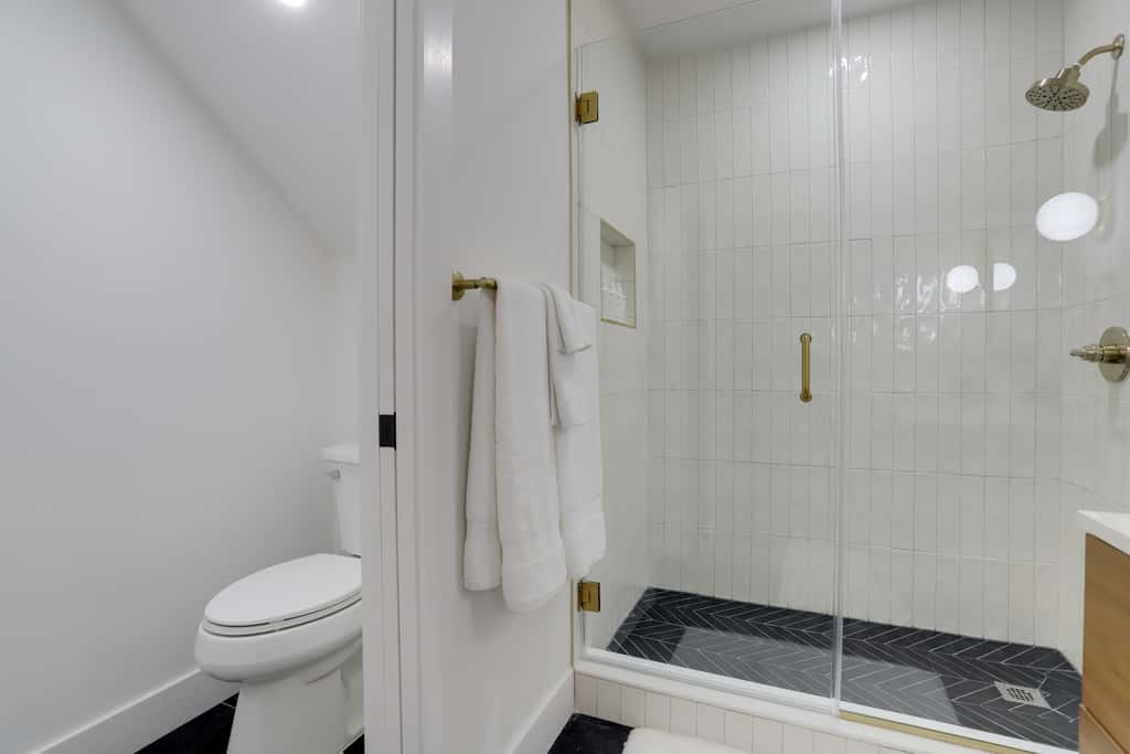 Sojourn's 4 BR + Private Patio at Union Market