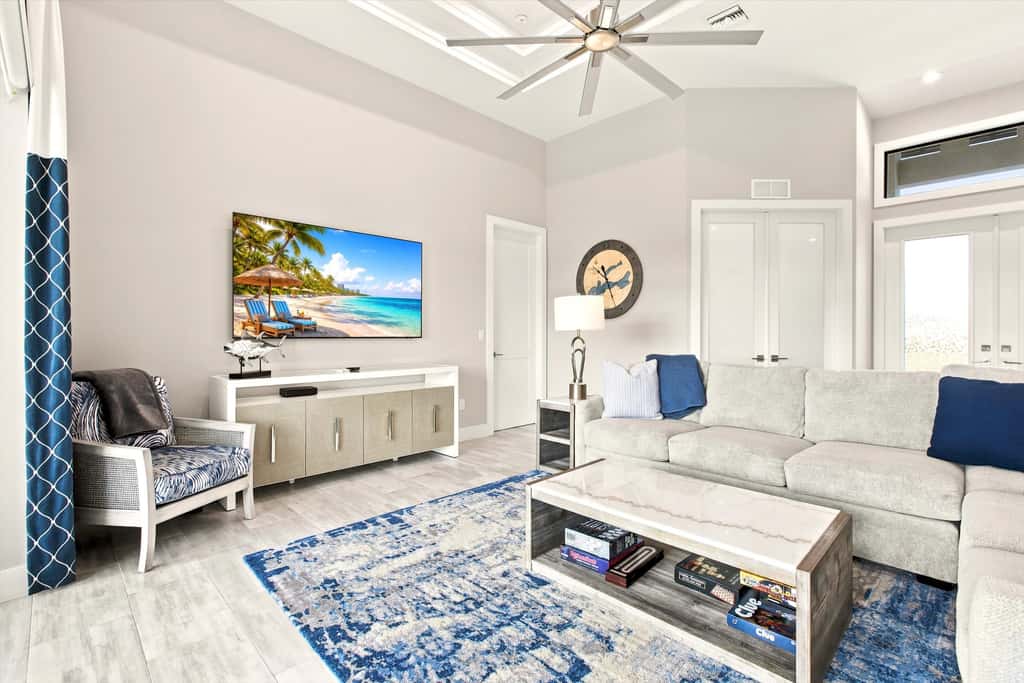 Gorgeous 3 Bedroom Marco Island Home with Private Pool and Outdoor Kitchen