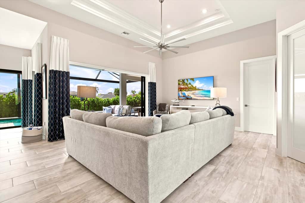 Gorgeous 3 Bedroom Marco Island Home with Private Pool and Outdoor Kitchen