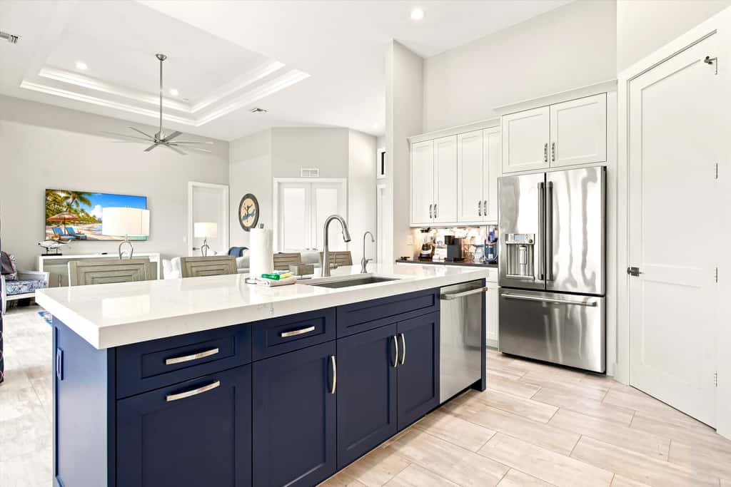 Gorgeous 3 Bedroom Marco Island Home with Private Pool and Outdoor Kitchen