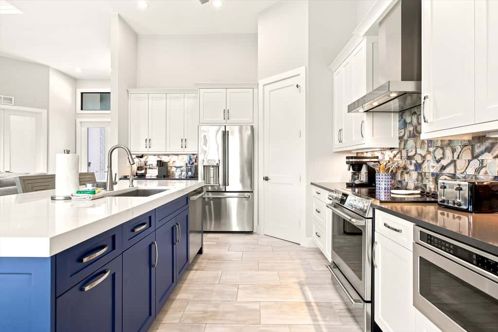 Gorgeous 3 Bedroom Marco Island Home with Private Pool and Outdoor Kitchen