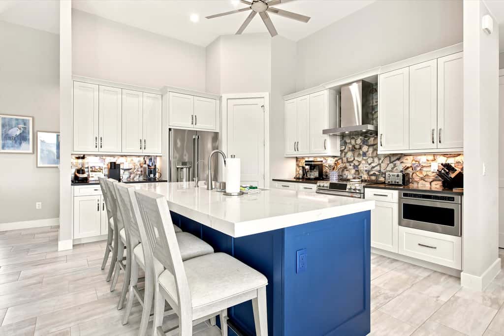 Gorgeous 3 Bedroom Marco Island Home with Private Pool and Outdoor Kitchen