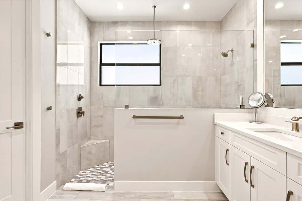 Gorgeous 3 Bedroom Marco Island Home with Private Pool and Outdoor Kitchen