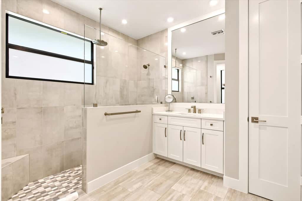 Gorgeous 3 Bedroom Marco Island Home with Private Pool and Outdoor Kitchen