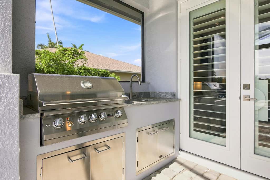 Gorgeous 3 Bedroom Marco Island Home with Private Pool and Outdoor Kitchen
