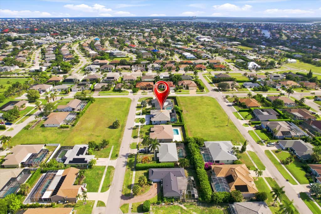 Gorgeous 3 Bedroom Marco Island Home with Private Pool and Outdoor Kitchen